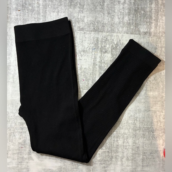 Boys 3 Piece Clothing Set. Clean and in Good Condition. Size Medium. $9. - Picture 4 of 8